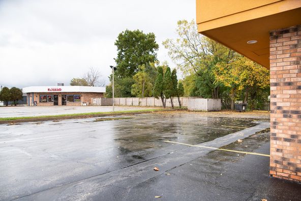 400 W South St, Plano, IL 60545